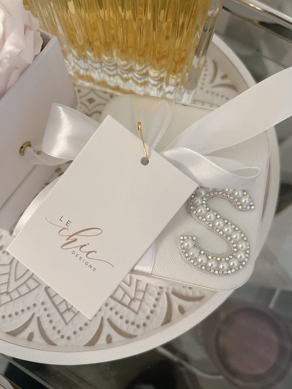 Personalized travel jewellery case with pearl Initial