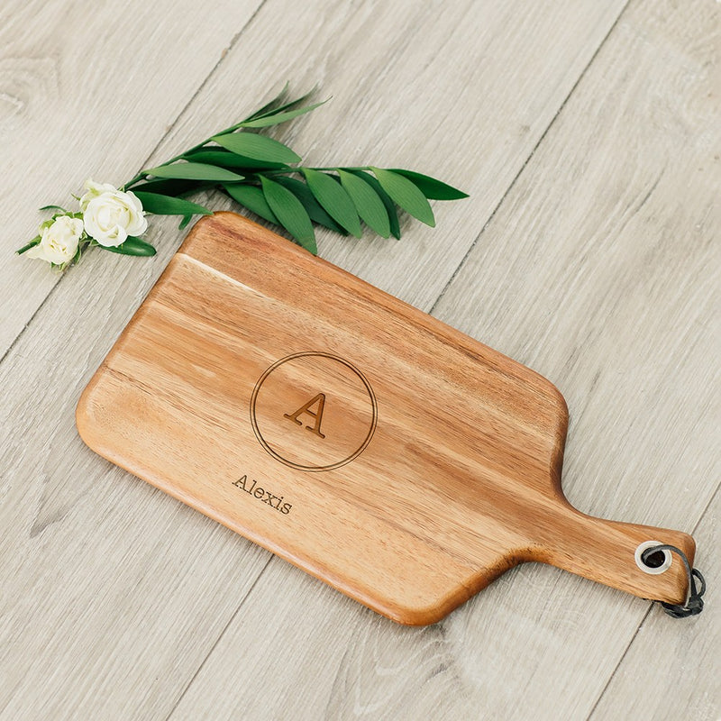 Wooden Paddle Cutting & Serving Board With Handle - Circle Monogram
